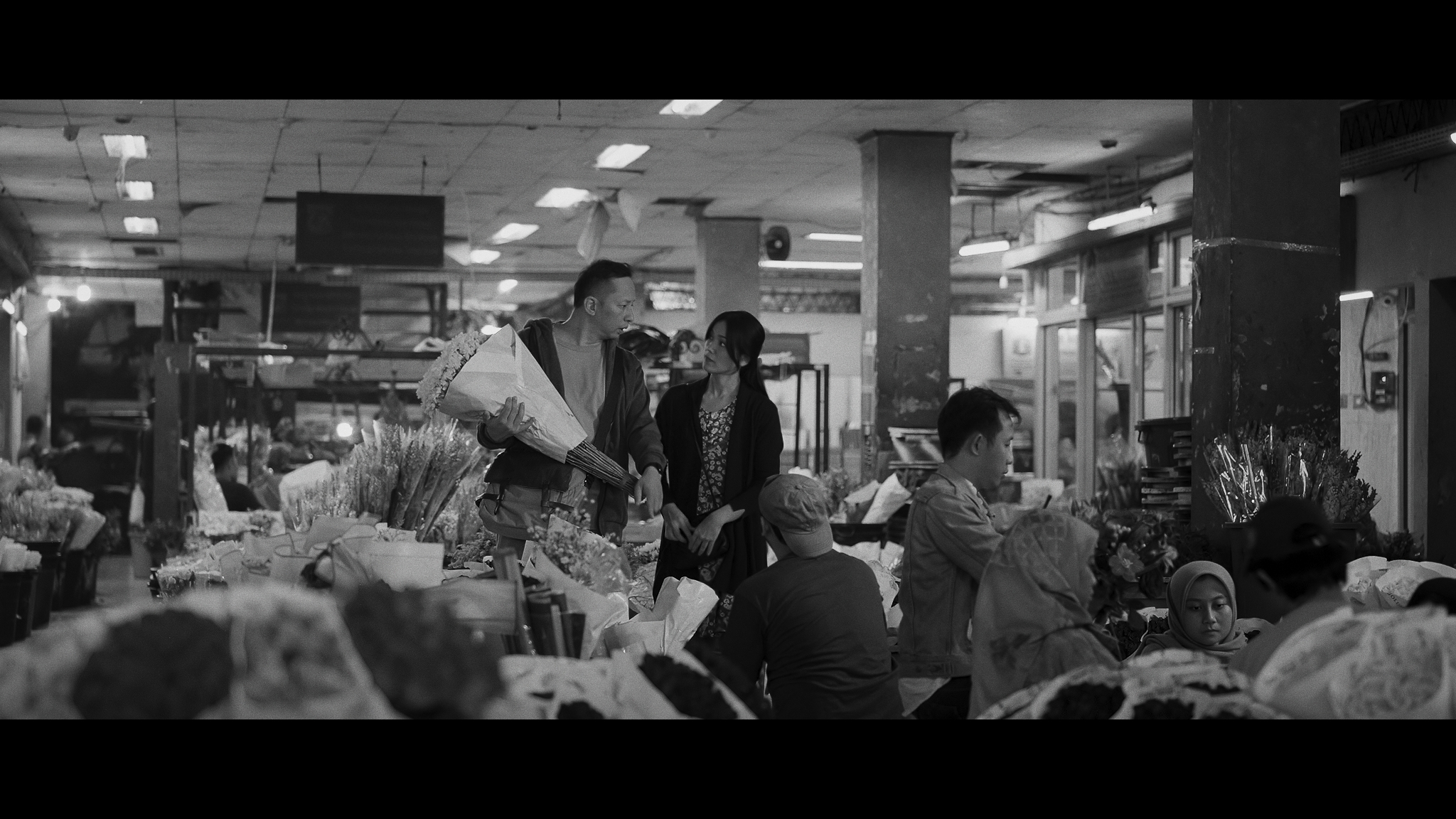 如爱情片般坠入爱河